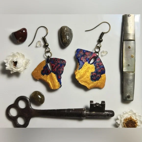 Sand Dollar Fragments: Handcrafted Earrings - Picture 2 of 2